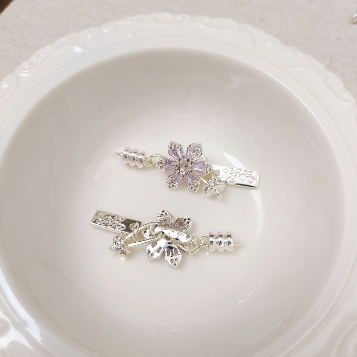 【B12】1PCS Sakura-Shaped Light Purple Zircon Clasp – DIY Jewelry Connector