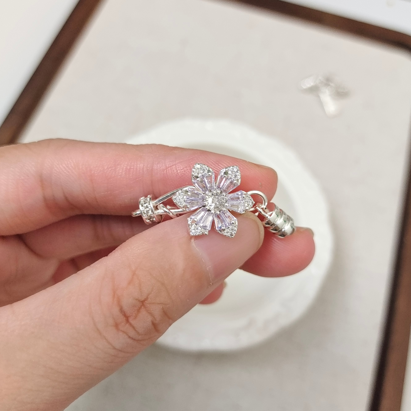 【B12】1PCS Sakura-Shaped Light Purple Zircon Clasp – DIY Jewelry Connector