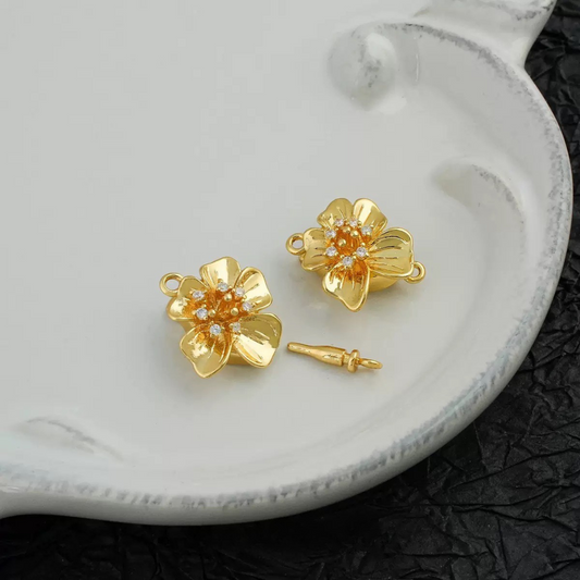 【B11】1P Gardenia Clasp Bead – 18K Gold/Silver Plated, Cubic Zirconia Accent, DIY Jewelry Connector