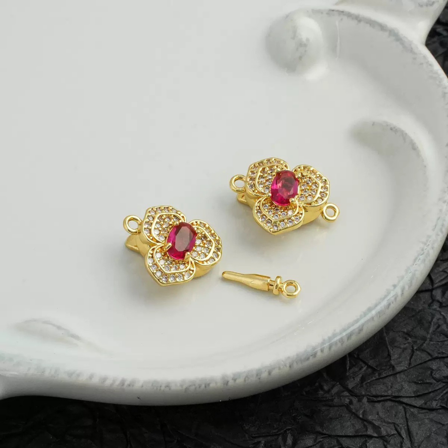 【B10】1P Three-Petal Flower Yuanbao Clasp – 18K Gold/Silver Plated with Cubic Zirconia, DIY Jewelry Connector Bead