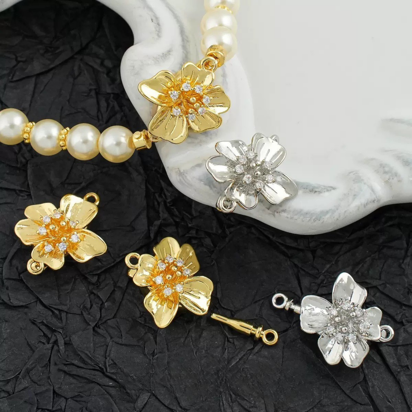 【B11】1P Gardenia Clasp Bead – 18K Gold/Silver Plated, Cubic Zirconia Accent, DIY Jewelry Connector