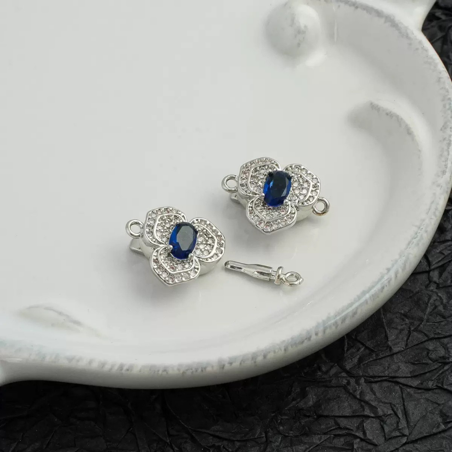 【B10】1P Three-Petal Flower Yuanbao Clasp – 18K Gold/Silver Plated with Cubic Zirconia, DIY Jewelry Connector Bead