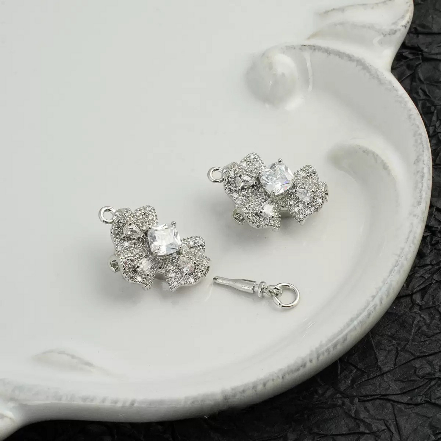 【B09】1P Bow Knot Yuanbao Clasp – 18K Gold/Silver Plated with Cubic Zirconia, DIY Jewelry Connector Bead