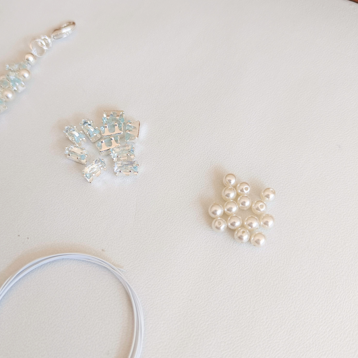No.10 Frozen-Inspired Elsa DIY Bracelet Kit – Ice Blue CZ, Pearls, Lollipop Charms