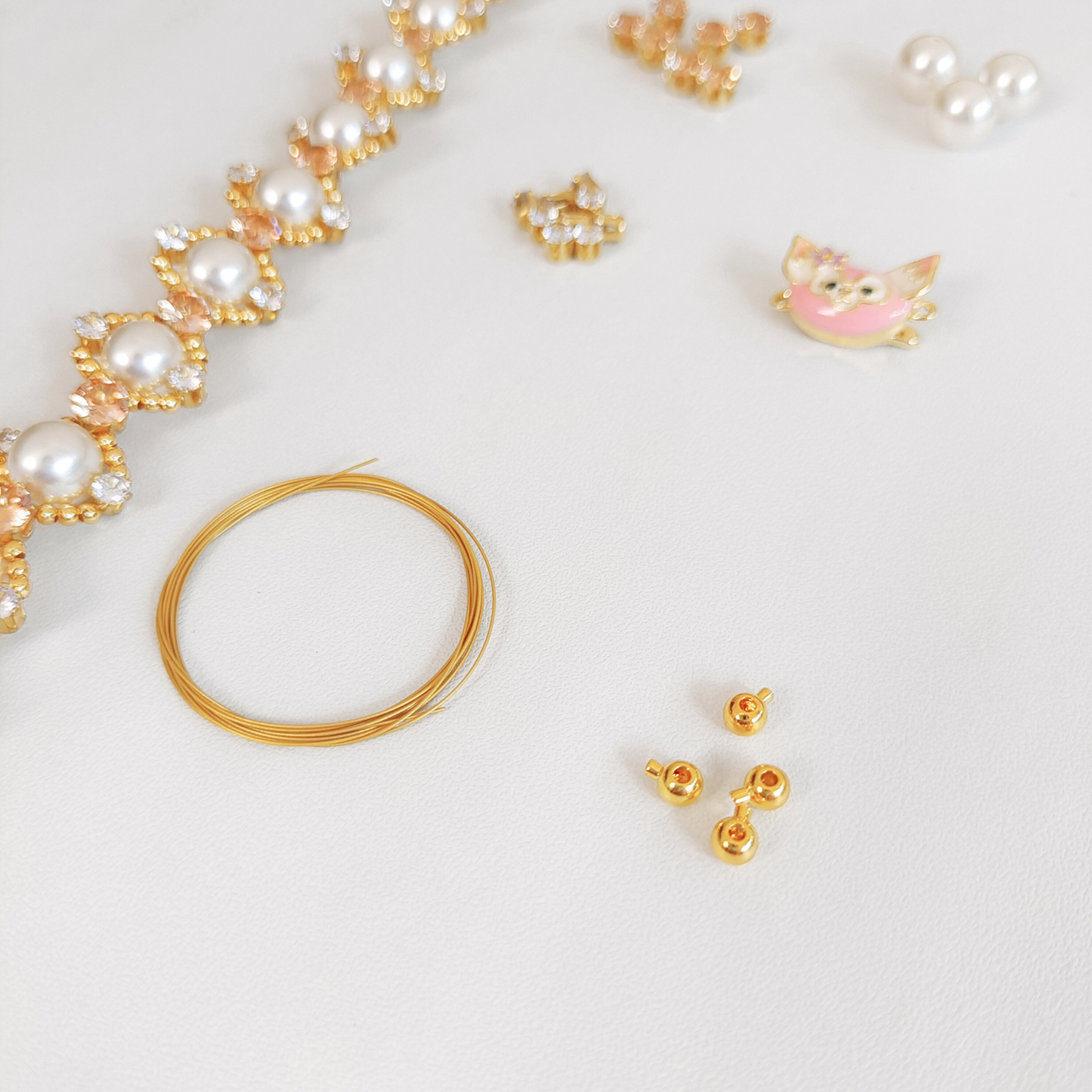 No.06 LinaBell DIY Bracelet – Pearls, Zircons & Beads with Cute Character Clasp