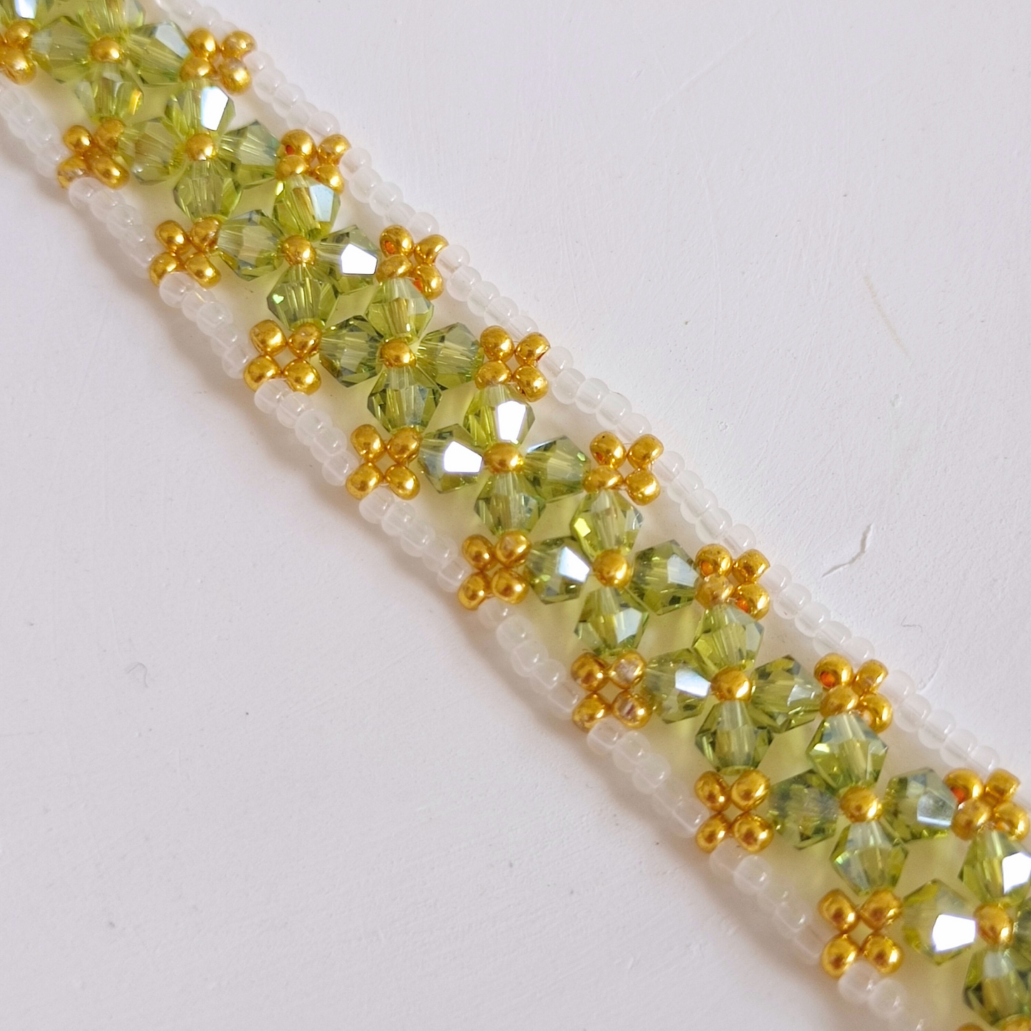 No.30 Handmade Beaded Bracelet Kit – Olive Green Diamond Beads, White Seed Beads – DIY Jewelry Making Set for Beginners – Gift for Her