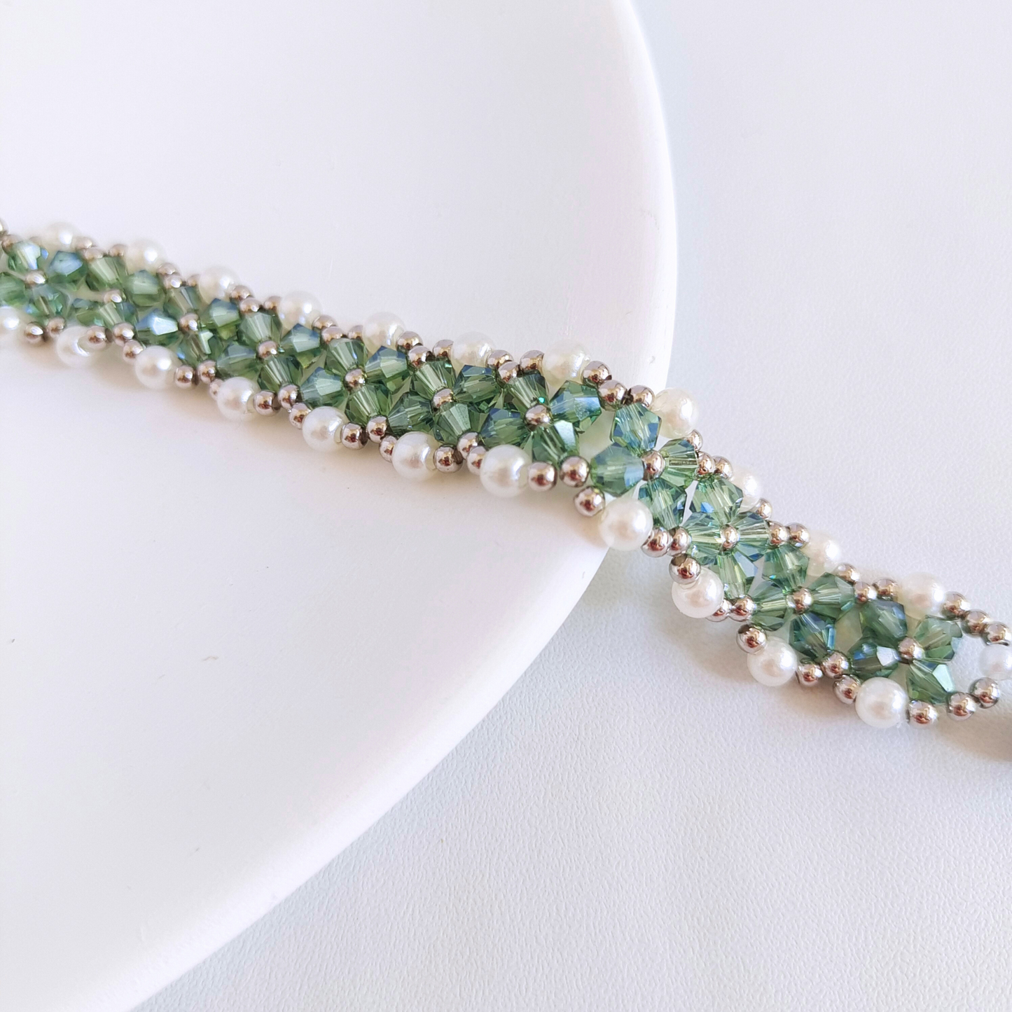 No.07 Handmade Beaded Bracelet Kit - 4mm Diamond Beads, 2.5mm Silver Seed Beads, 3mm & 4mm Pearls - DIY Craft Kit for Beginners