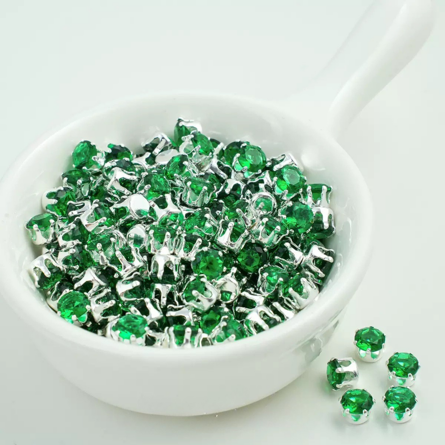 【A06】 5mm Round Zircon Beads – 50pcs Silver-Claw Rhinestones for DIY Handmade Jewelry