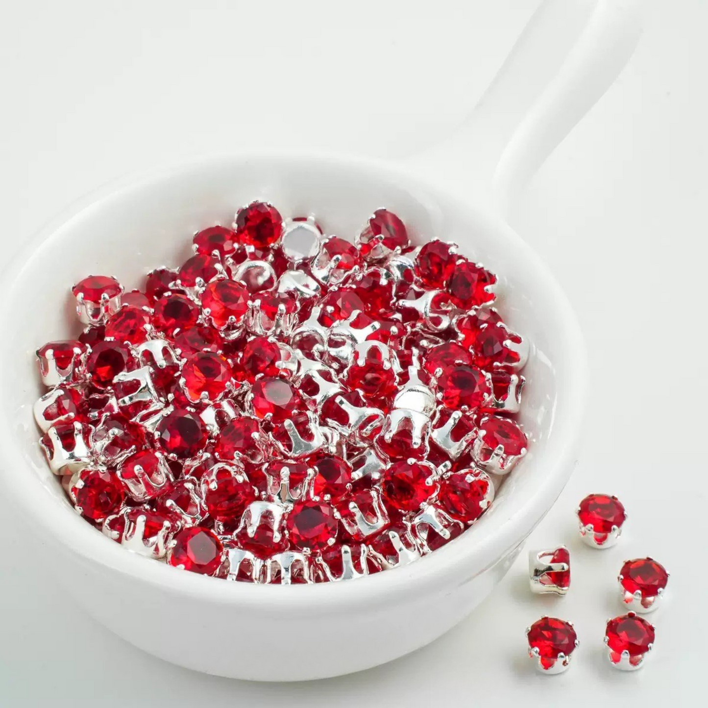 【A06】 5mm Round Zircon Beads – 50pcs Silver-Claw Rhinestones for DIY Handmade Jewelry