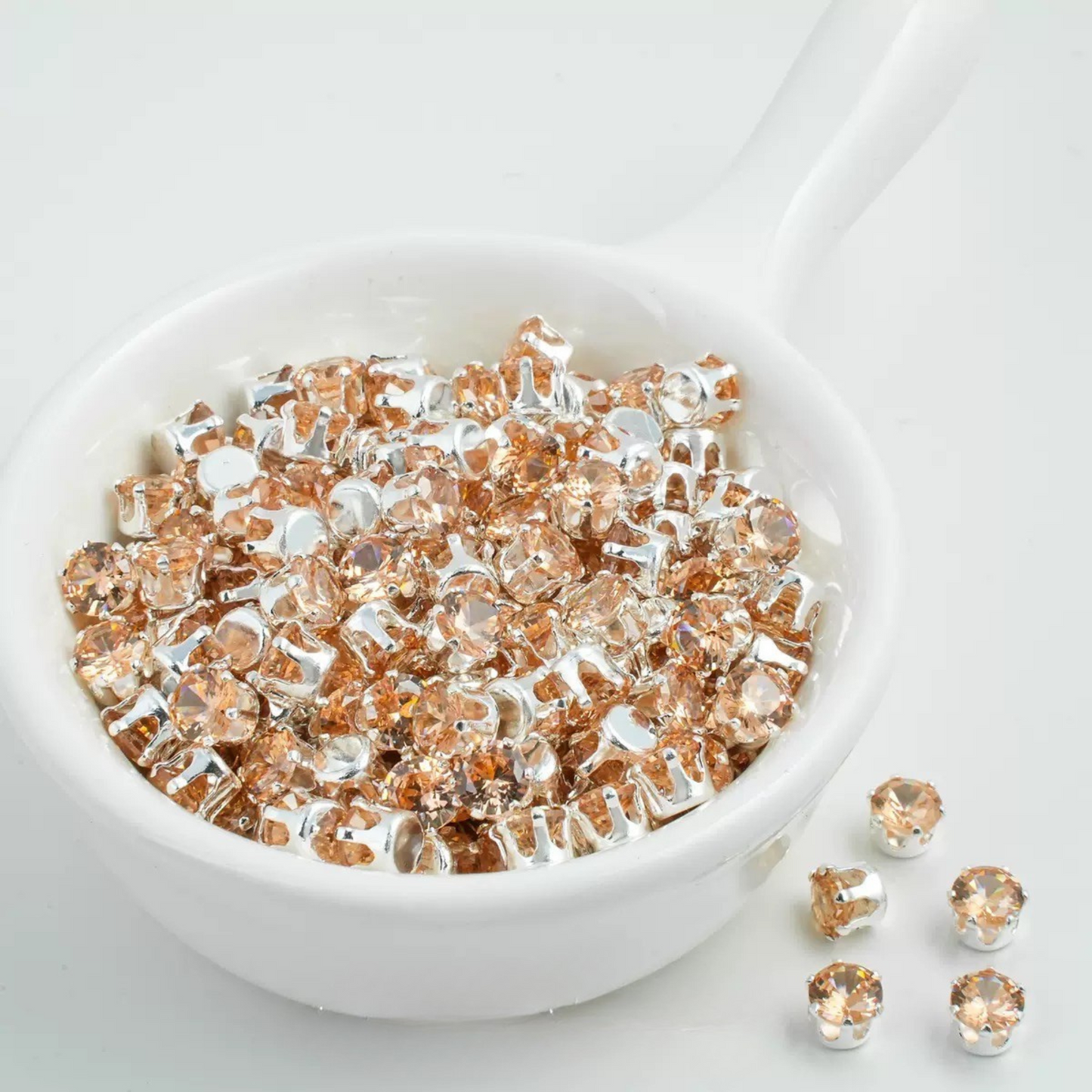 【A06】 5mm Round Zircon Beads – 50pcs Silver-Claw Rhinestones for DIY Handmade Jewelry