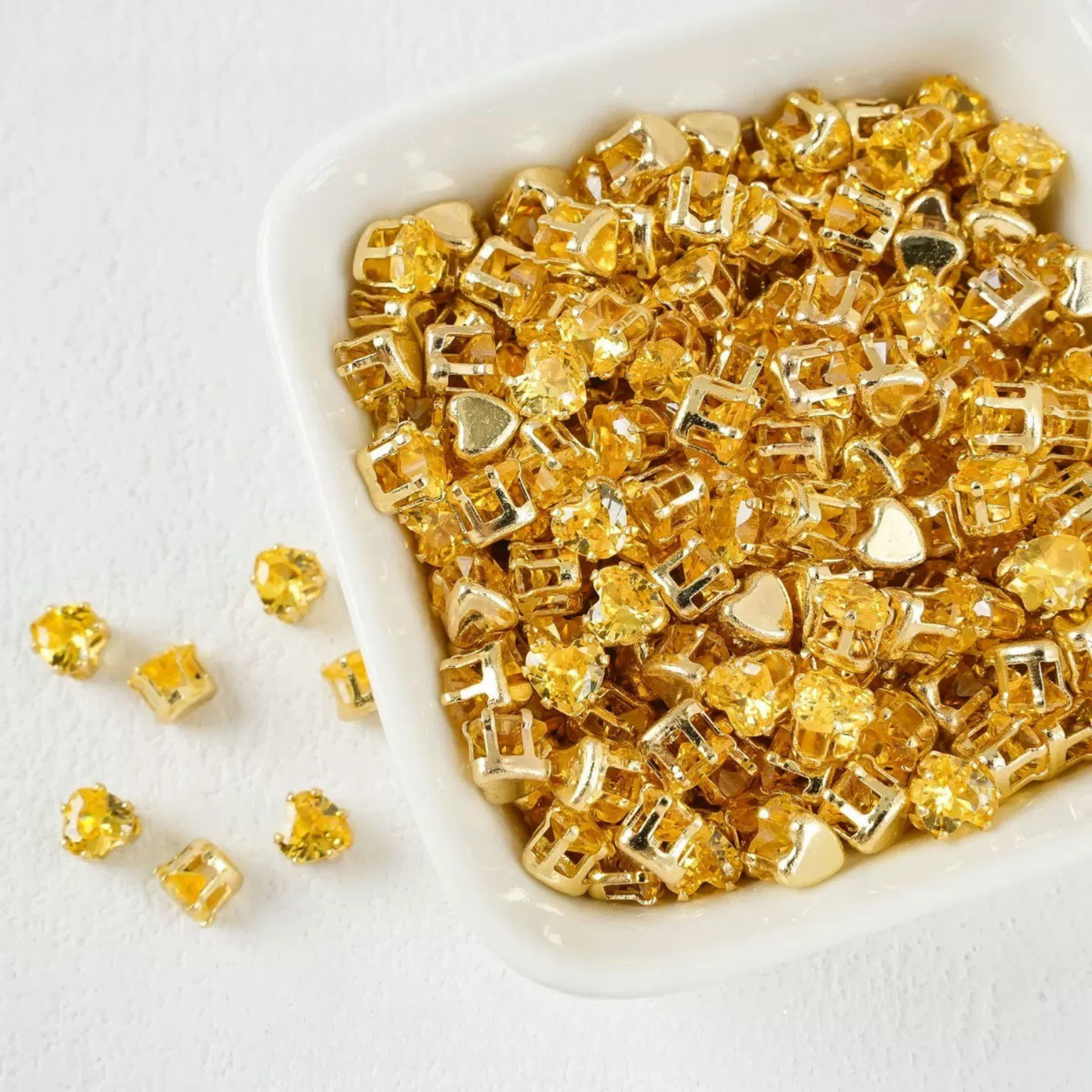 【A18】50pcs Heart Zircon Beads – 5x5mm Gold-Claw DIY Spacer for Handmade Jewelry