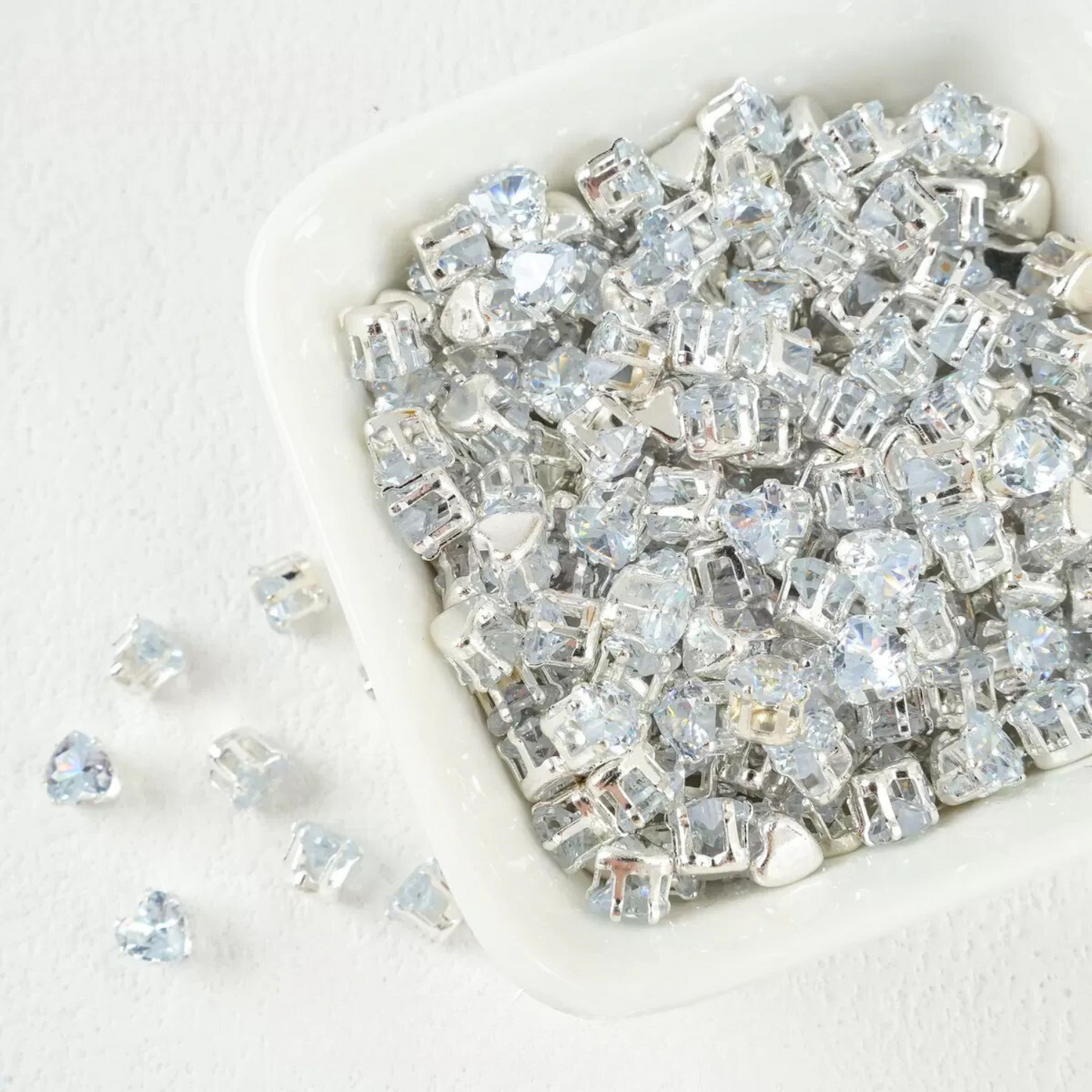【A19】50pcs Heart Zircon Beads – 5x5mm Silver-Claw DIY Spacer for Handmade Jewelry