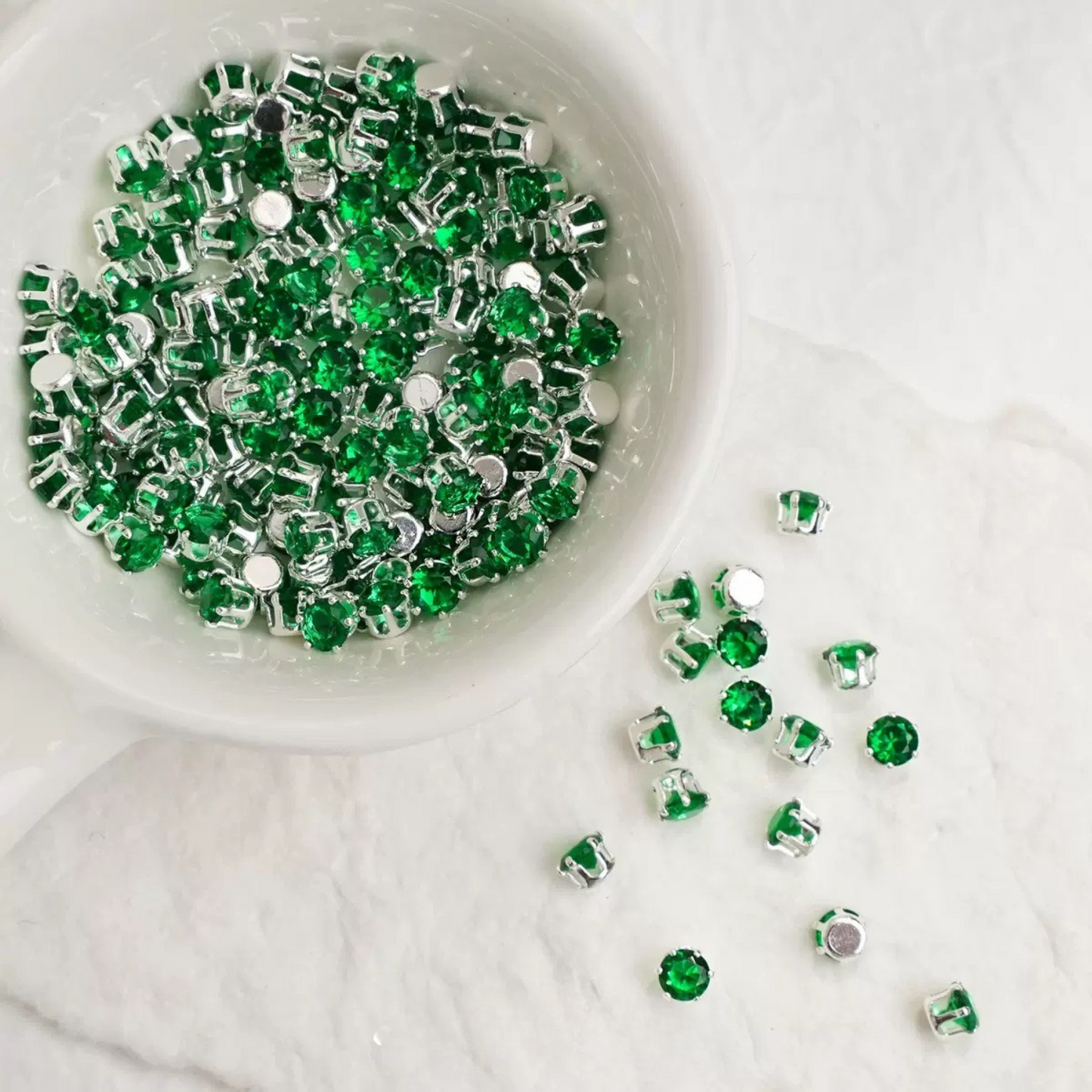 【A04】 50pcs 4mm Round Zircon Beads – Silver-Claw Rhinestones for DIY Handmade Jewelry