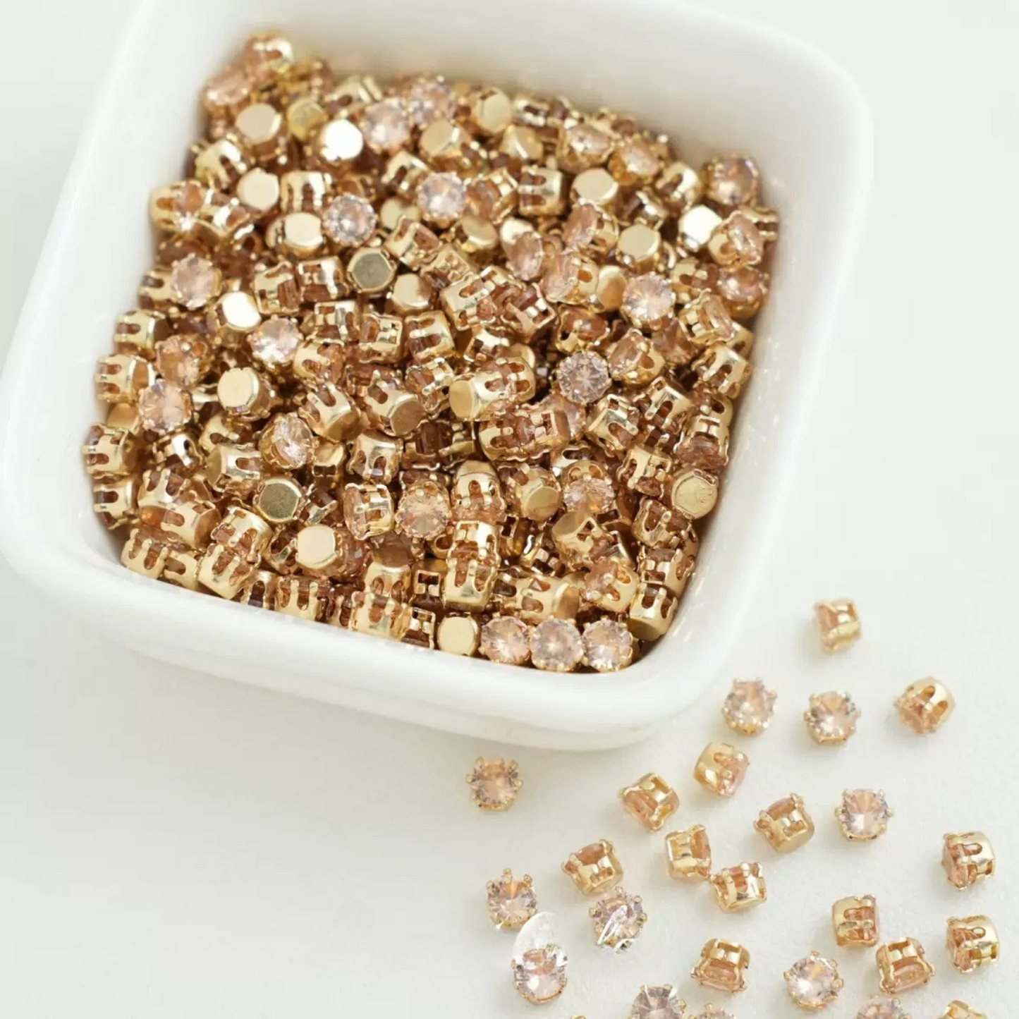 【A03】50pcs 4mm Round Zircon Beads – Gold-Claw Rhinestones for DIY Handmade Jewelry