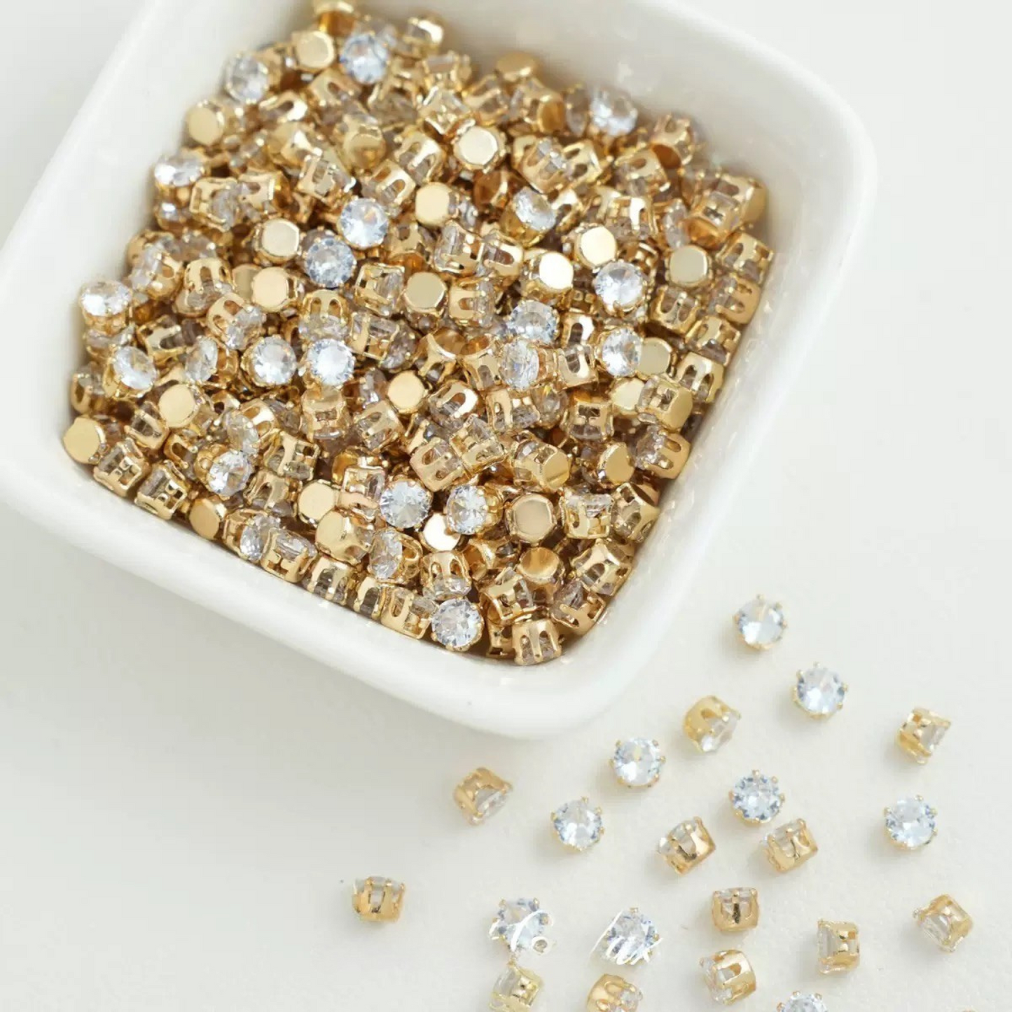 【A03】50pcs 4mm Round Zircon Beads – Gold-Claw Rhinestones for DIY Handmade Jewelry