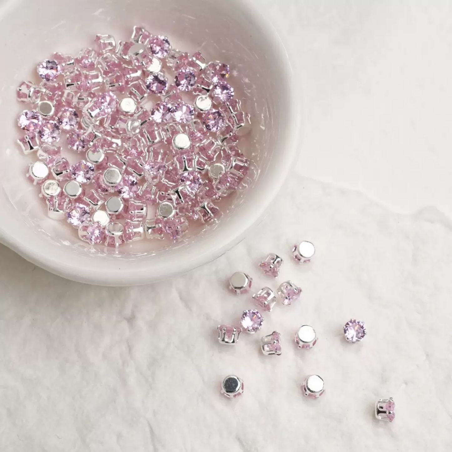 【A04】 50pcs 4mm Round Zircon Beads – Silver-Claw Rhinestones for DIY Handmade Jewelry