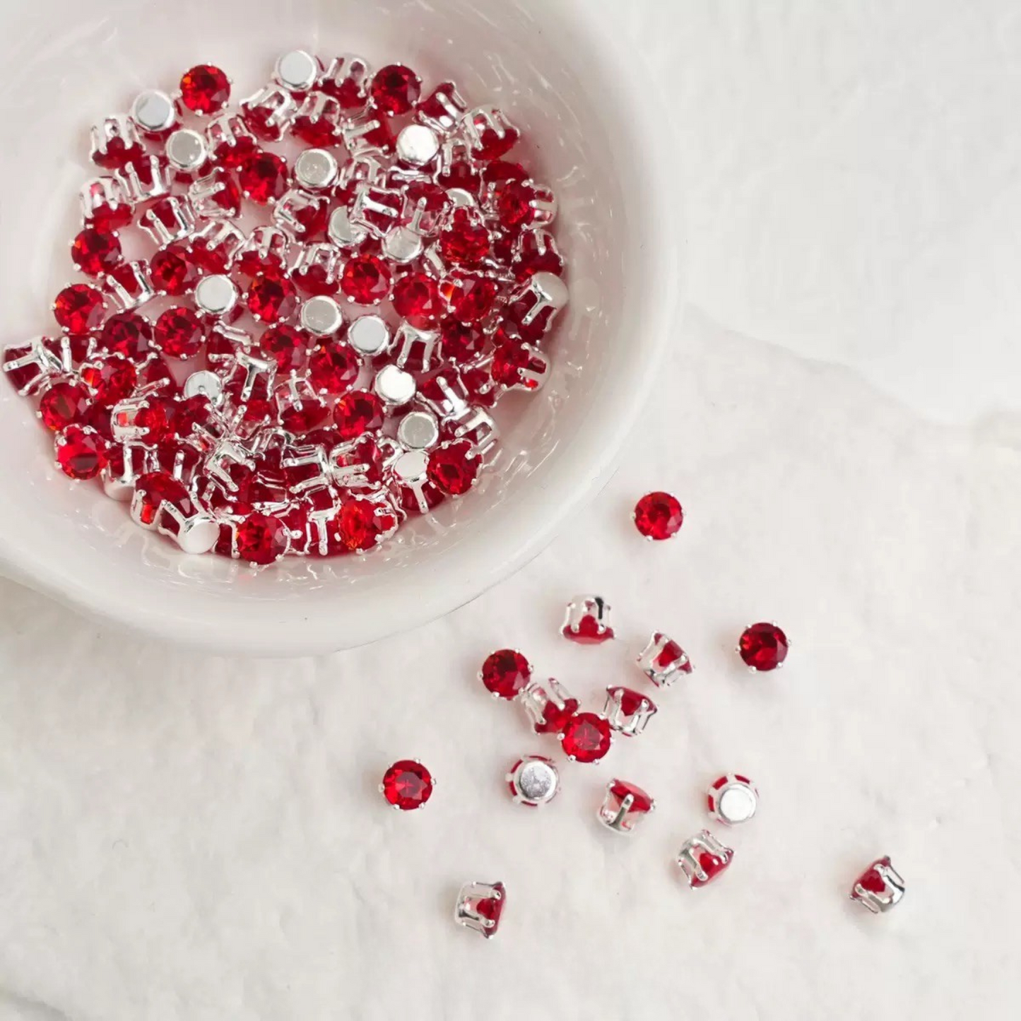 【A04】 50pcs 4mm Round Zircon Beads – Silver-Claw Rhinestones for DIY Handmade Jewelry