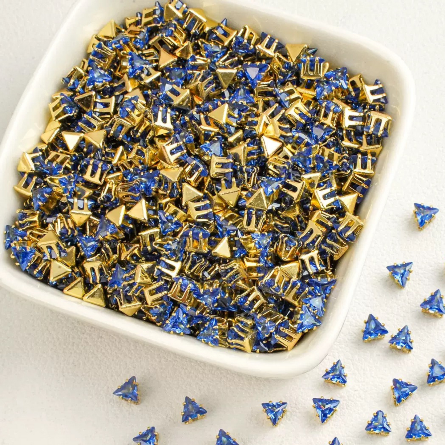 【A16】50pcs Triangle Zircon Beads – 4mm Gold-Claw DIY Spacer for Handmade Jewelry