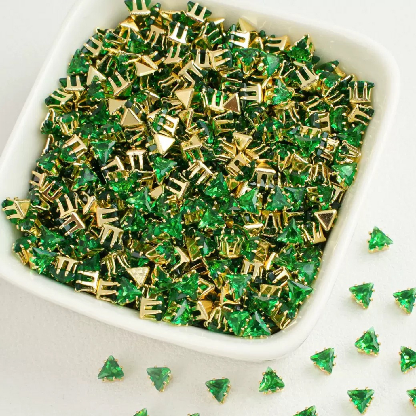 【A16】50pcs Triangle Zircon Beads – 4mm Gold-Claw DIY Spacer for Handmade Jewelry