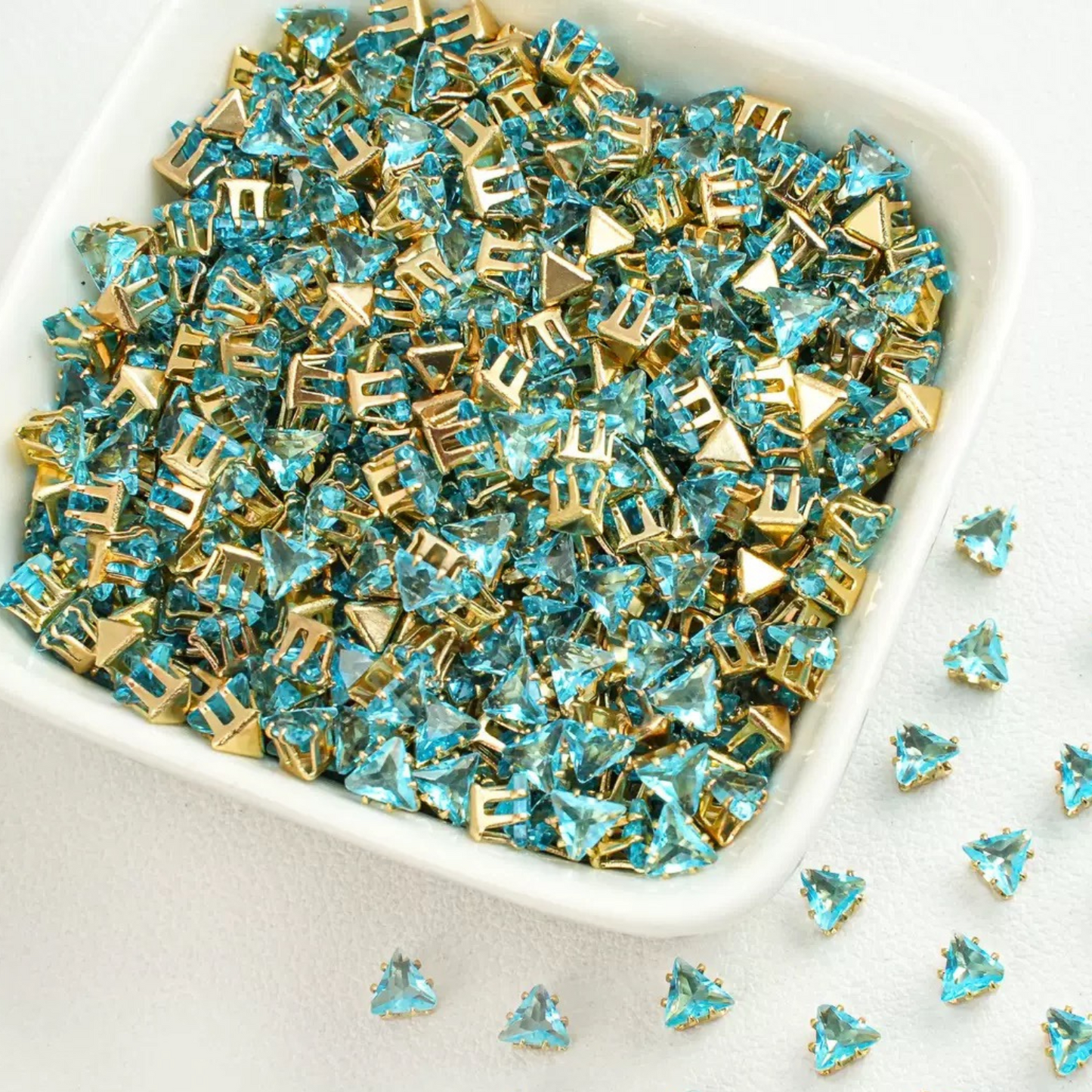 【A16】50pcs Triangle Zircon Beads – 4mm Gold-Claw DIY Spacer for Handmade Jewelry