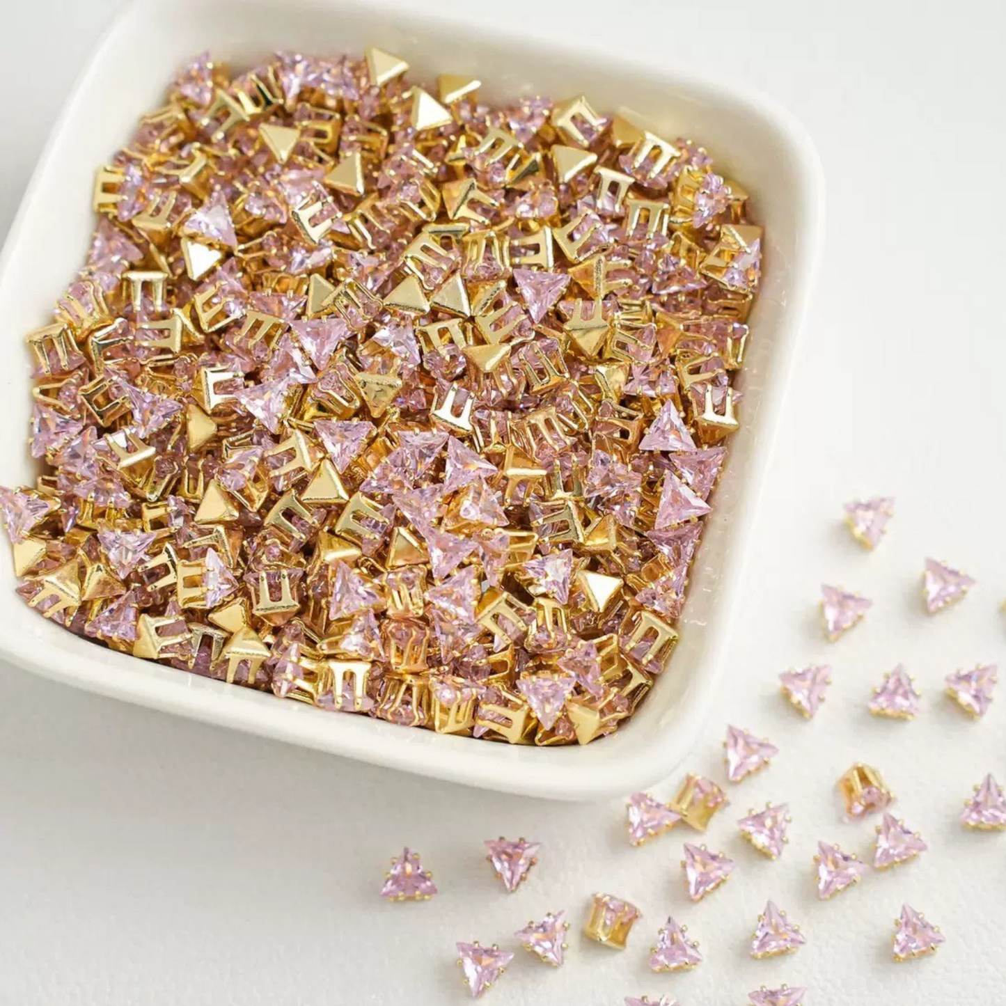 【A16】50pcs Triangle Zircon Beads – 4mm Gold-Claw DIY Spacer for Handmade Jewelry
