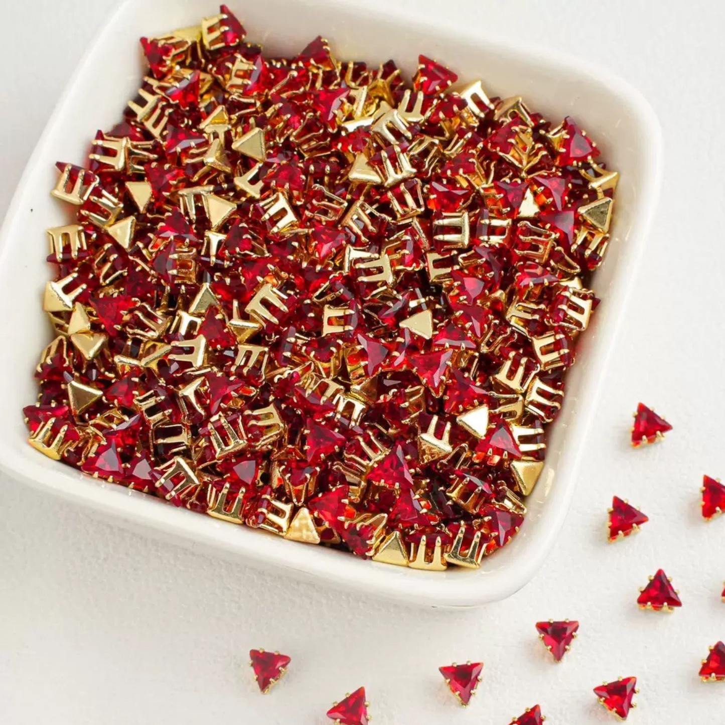 【A16】50pcs Triangle Zircon Beads – 4mm Gold-Claw DIY Spacer for Handmade Jewelry