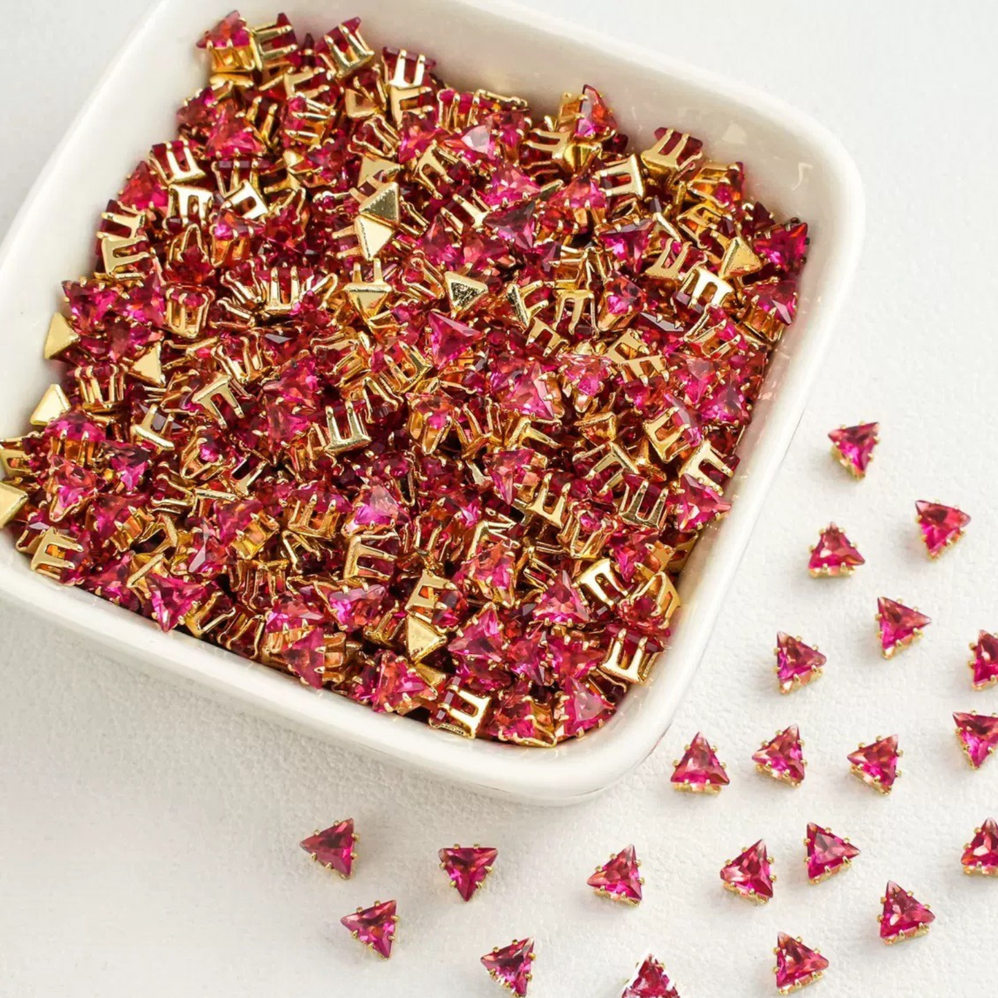 【A16】50pcs Triangle Zircon Beads – 4mm Gold-Claw DIY Spacer for Handmade Jewelry