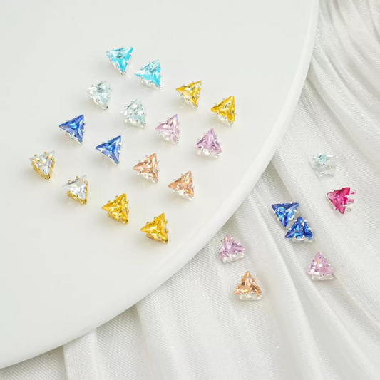 【A16】50pcs Triangle Zircon Beads – 4mm Gold-Claw DIY Spacer for Handmade Jewelry