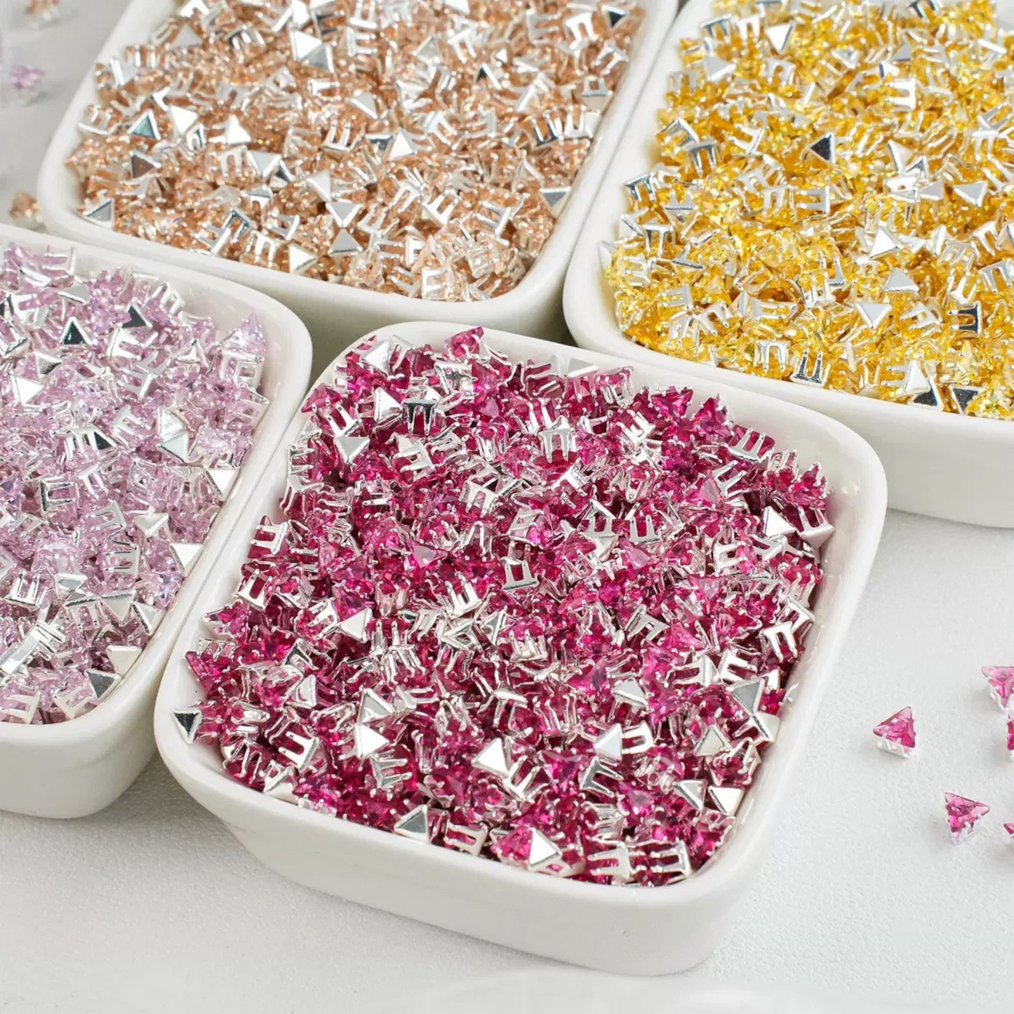 【A17】50pcs Triangle Zircon Beads – 4mm Silver-Claw DIY Spacer for Handmade Jewelry