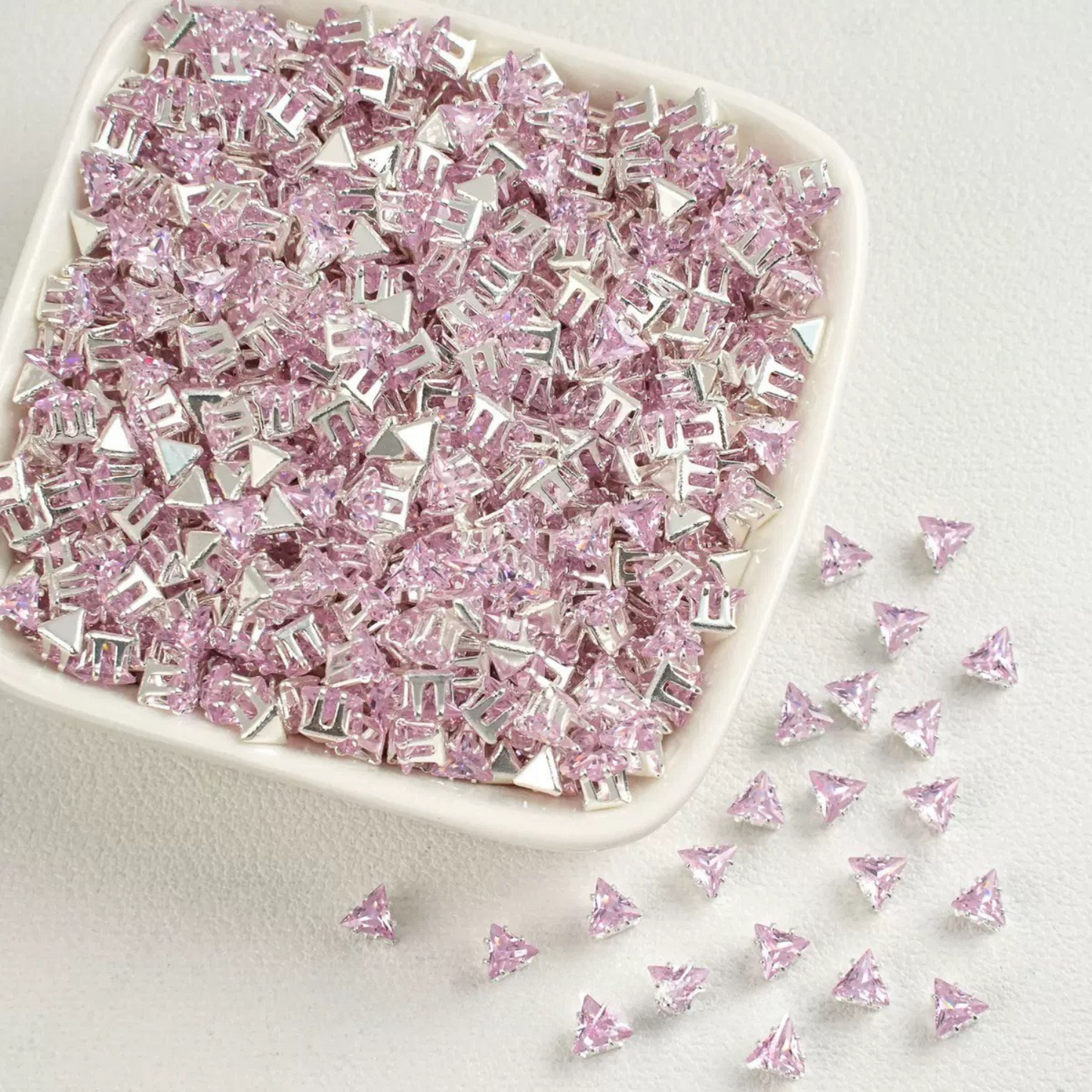 【A17】50pcs Triangle Zircon Beads – 4mm Silver-Claw DIY Spacer for Handmade Jewelry