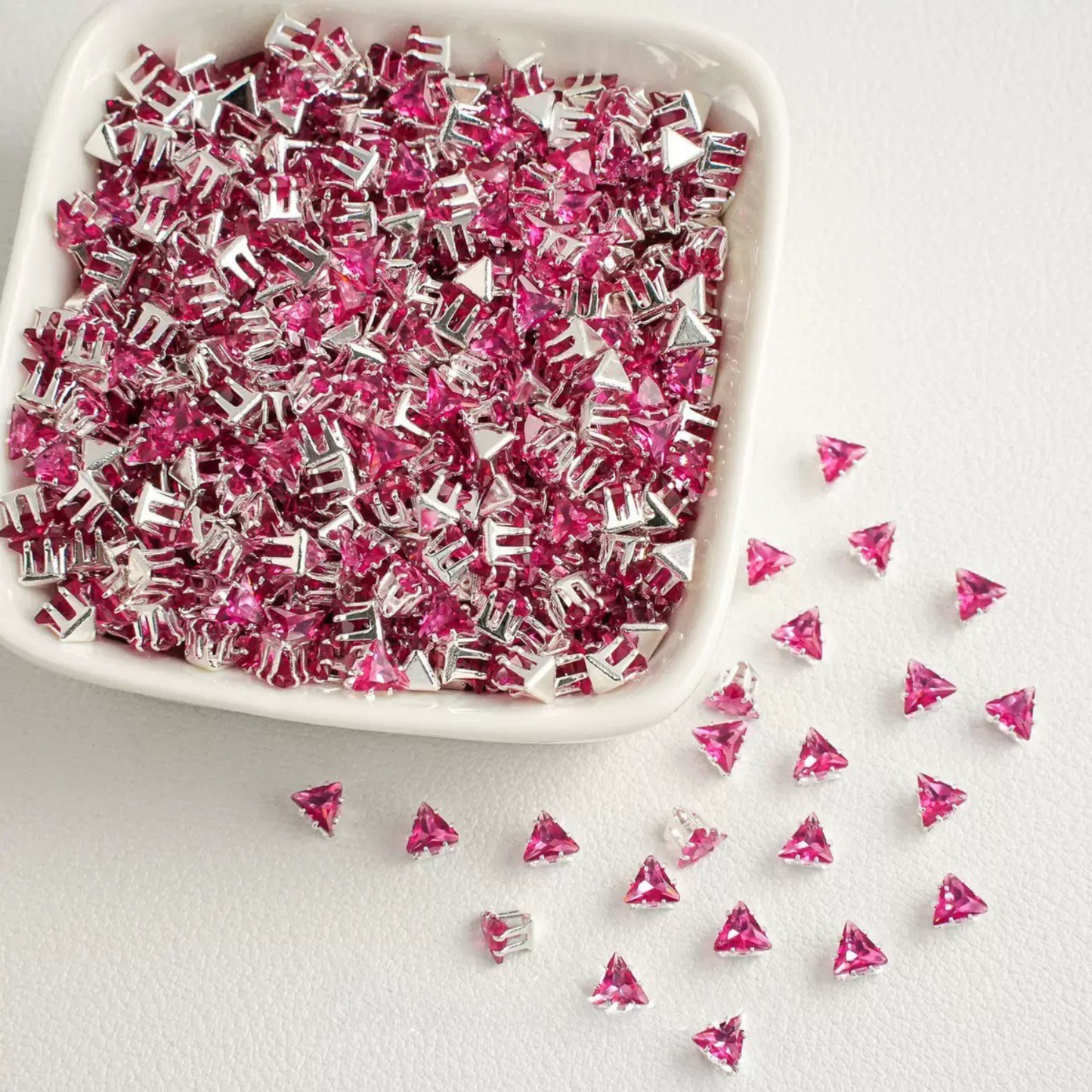 【A17】50pcs Triangle Zircon Beads – 4mm Silver-Claw DIY Spacer for Handmade Jewelry